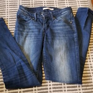 Levi's 711 Skinny Jeans
